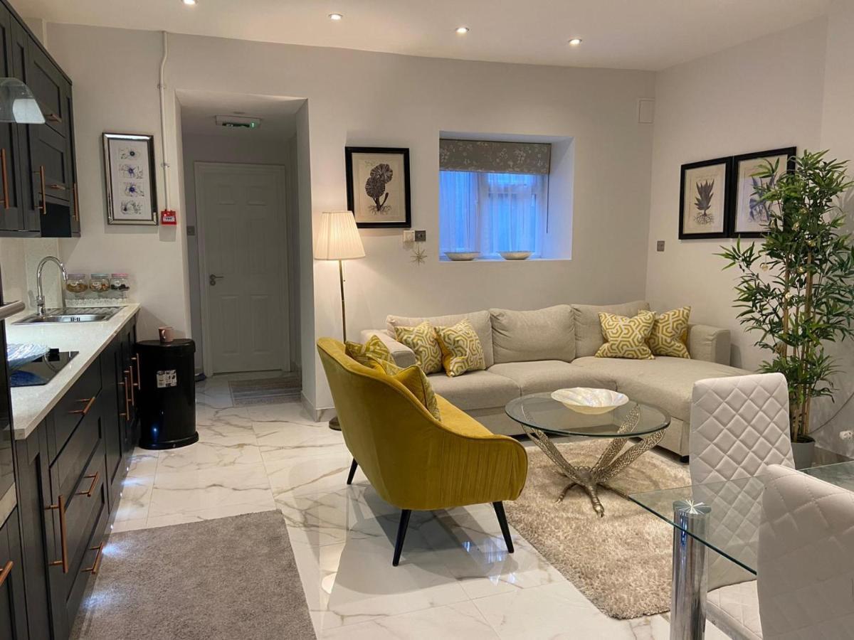 شقة Elegant 2 Bed Flat In Chiswick لندن المظهر الخارجي الصورة