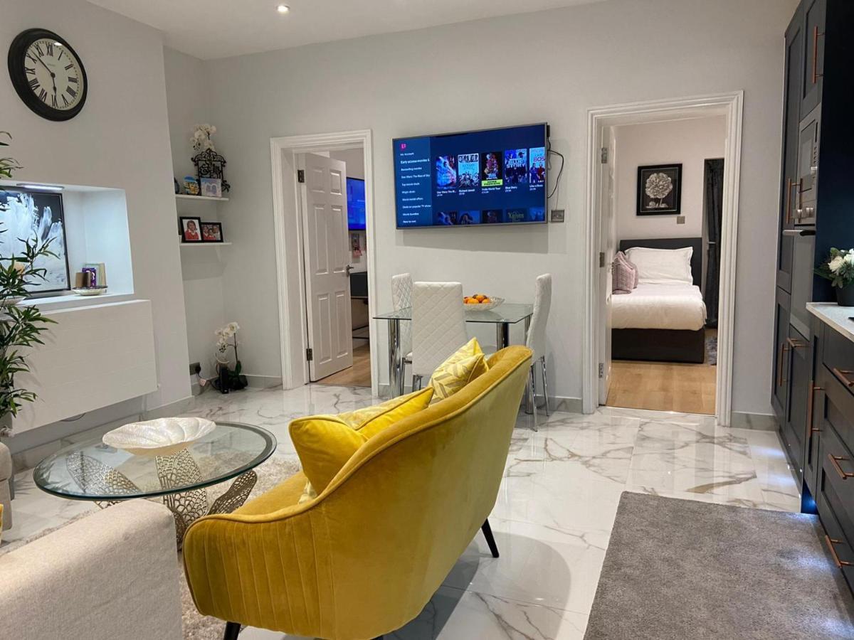 شقة Elegant 2 Bed Flat In Chiswick لندن المظهر الخارجي الصورة