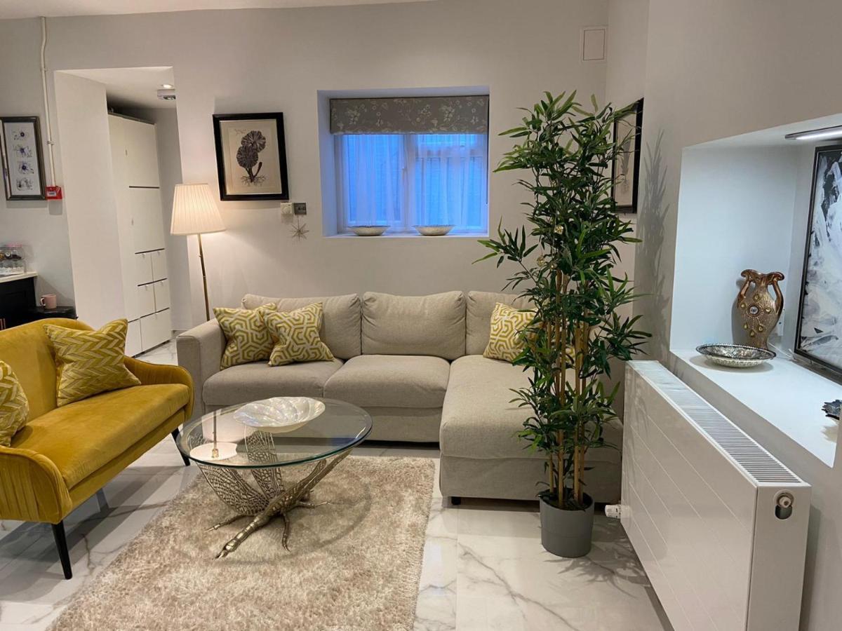 شقة Elegant 2 Bed Flat In Chiswick لندن المظهر الخارجي الصورة